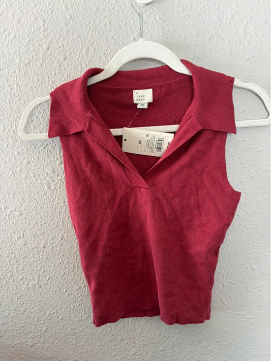 a new day Tops - NWT A New Day Cropped Collared Tank Red size XS. $20 retail